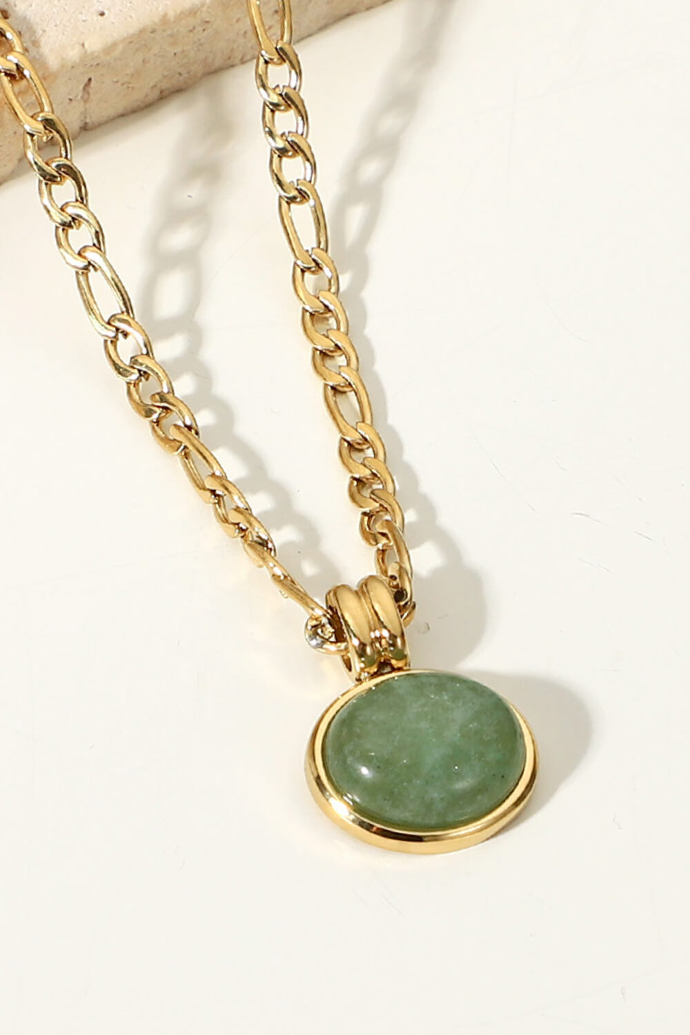 Inlaid Stone Round Pendant Chain Necklace
